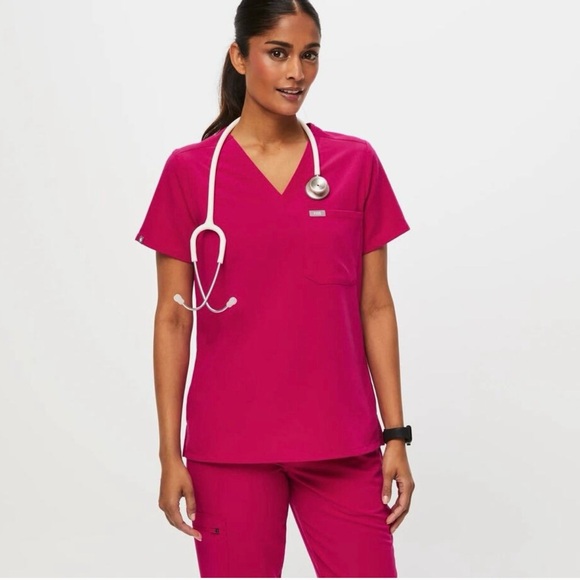 Figs Catarina top and Zamora high waisted jogger bottom combo - Picture 1 of 5